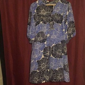 Banana Republic silk v-neck floral tunic